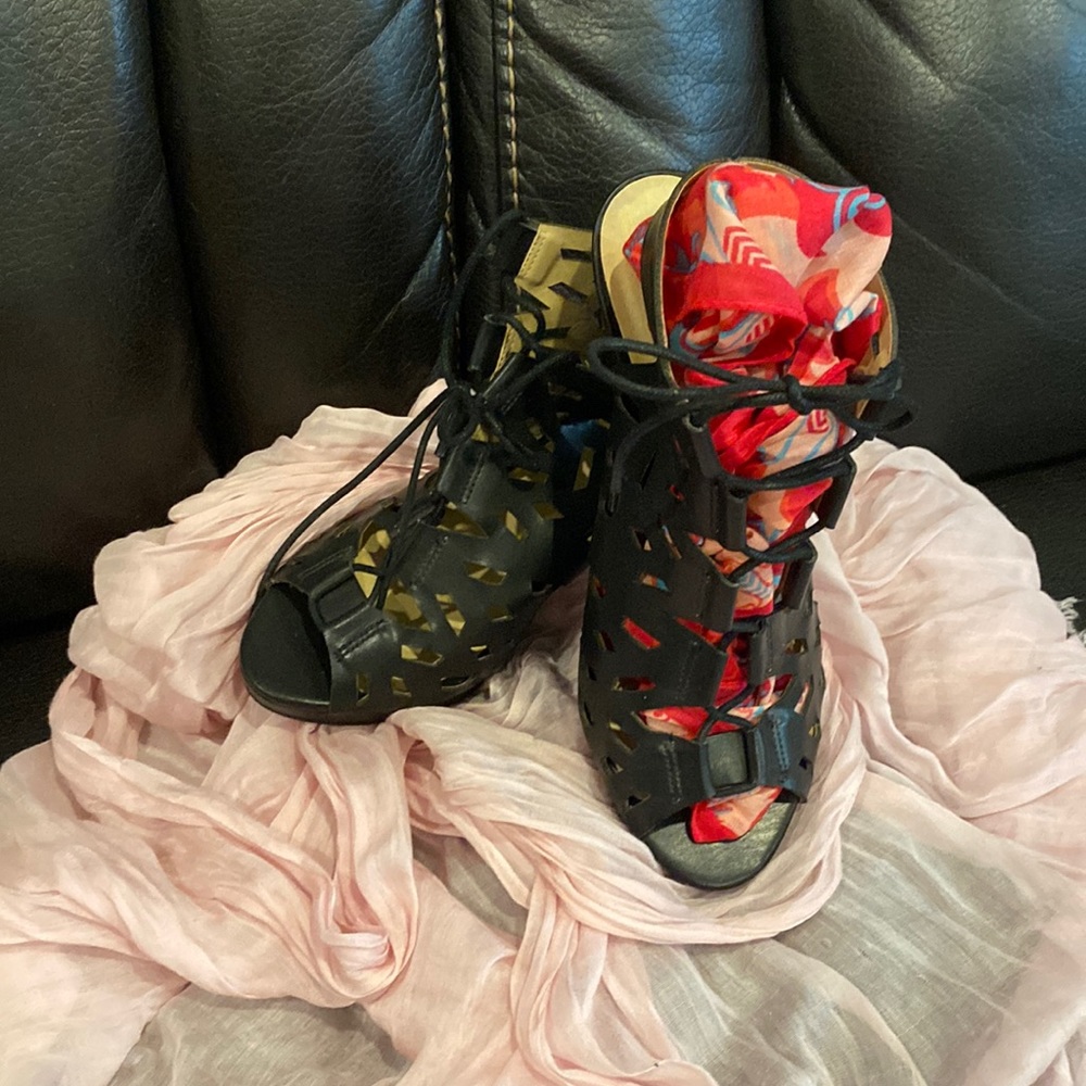 Black leather heels not worn stylish dress shoes